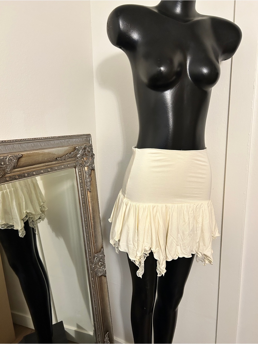 Current Mood Ivory Satin Lace Ruffle Mini Skirt NWT Fairy  whimsygoth Size S NWT
